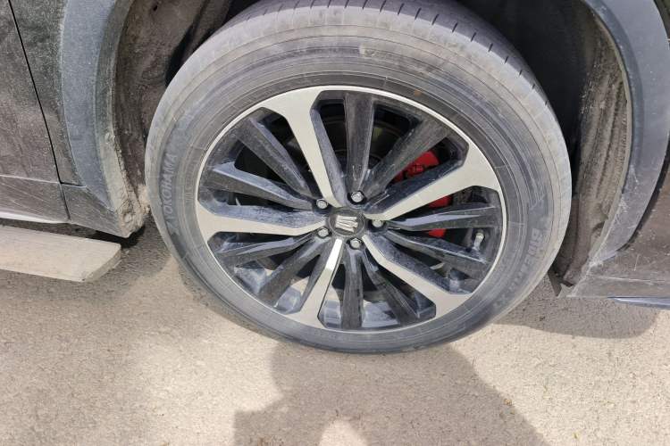 Used Toyota Crown Kluger 2022 2.5L HEV Four-Wheel Drive Premium Edition Right Front Wheel Hub