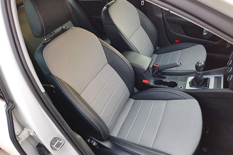 Used Skoda Octavia 2017 1.6L Manual Front-Wheel-Drive Version