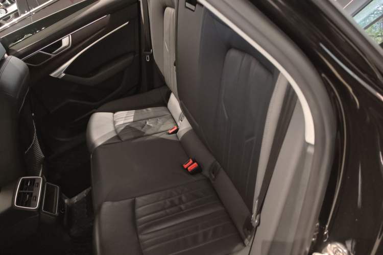 Used Audi A6 2021 allroad quattro Explorer 55 TFSI Prestige Off-Road Model