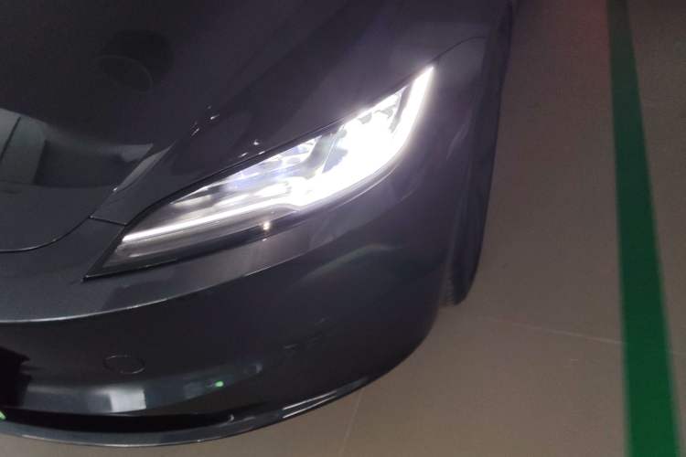 Used Tesla Model 3 2025 Rear-Wheel-Drive Version