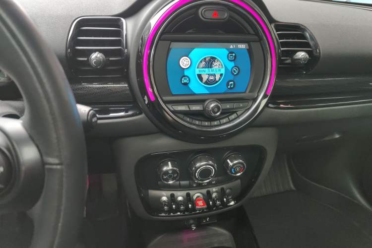 Used MINI Clubman 2019 1.5T ONE Audio And AC Panel