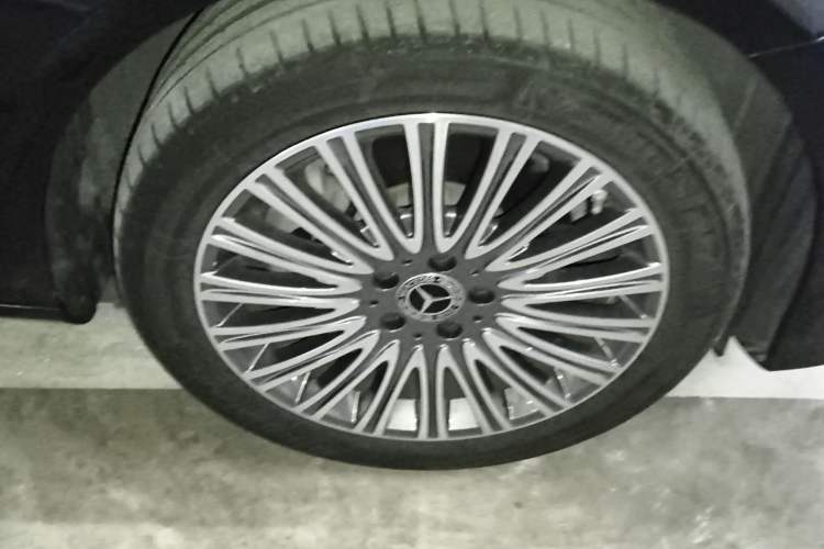 Used Mercedes-Benz E-Class 2021 Restyled E 300 L Luxury Edition
