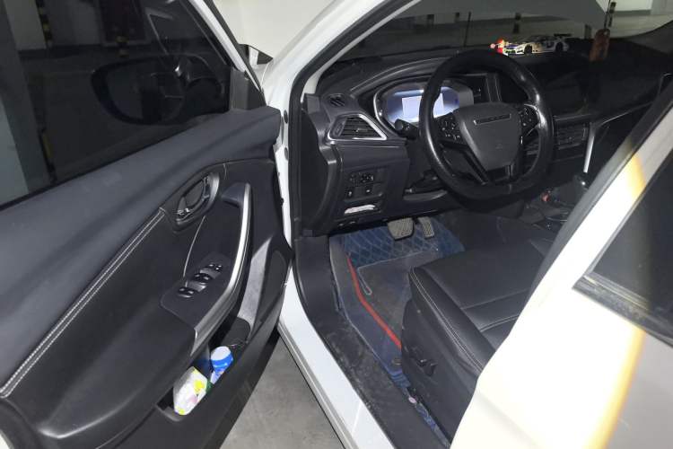 Used Venucia T90 2020 2.0L CVT Smart Connect & Smooth Drive Edition Driver Seat