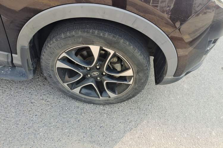 Used Soueast DX7 2016 1.5T Manual Triumph Edition Right Front Wheel Hub