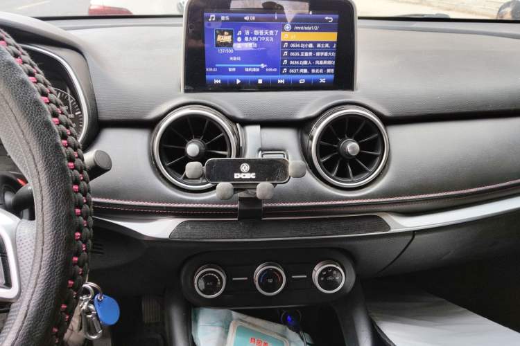 Used Dongfeng Fengon 500 2021 1.5L Manual Enjoyment Model Audio And AC Panel