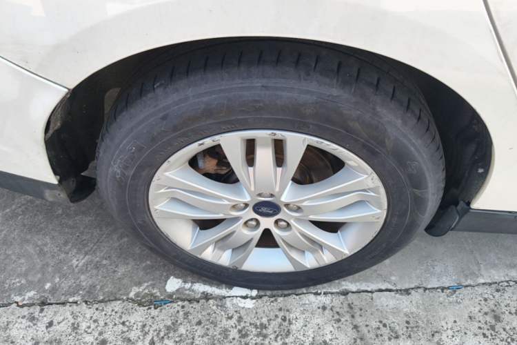 Used Ford Focus 2012 Sedan 1.6L Manual Comfort Model
