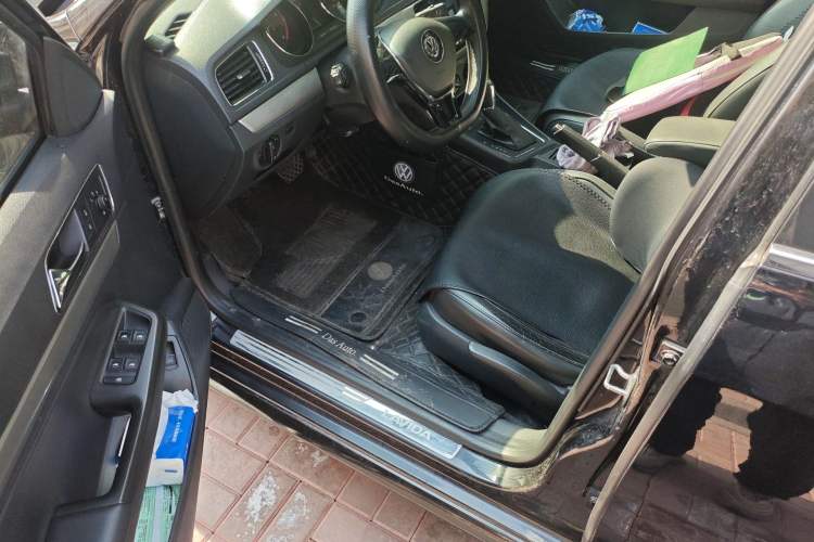 Used Volkswagen Lavida 2015 230TSI DSG Comfort Edition Driver Seat