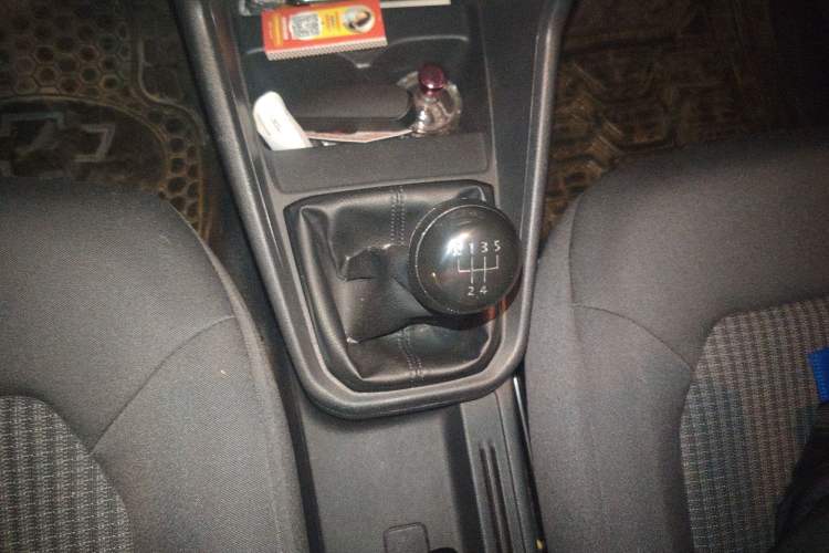 Used Volkswagen Santana 2016 1.6L Manual Fashion Edition
