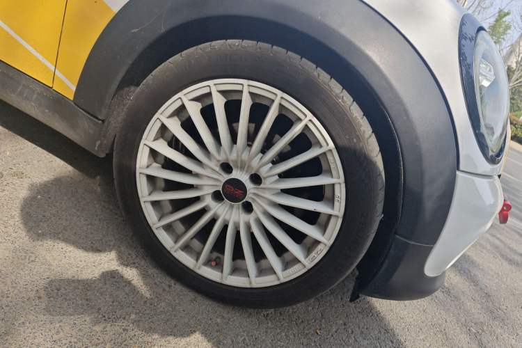 Used MINI 2012 1.6L COOPER Baker Street Right Front Wheel Hub