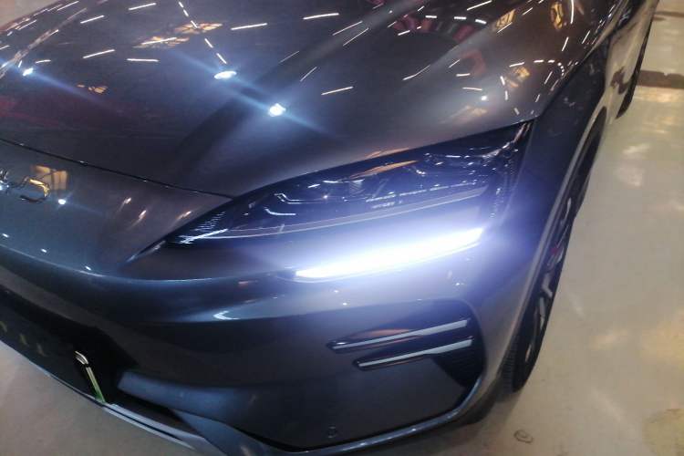 Used BYD Song PLUS New Energy 2025 EV 520km Luxury Version Left Front Headlight