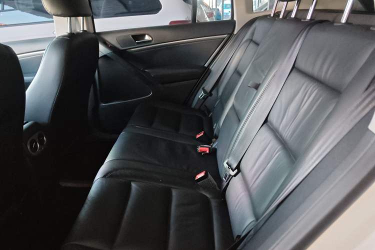 Used Volkswagen Tiguan L 2015 1.8TSI Automatic Two-Wheel Drive Comfort Edition
