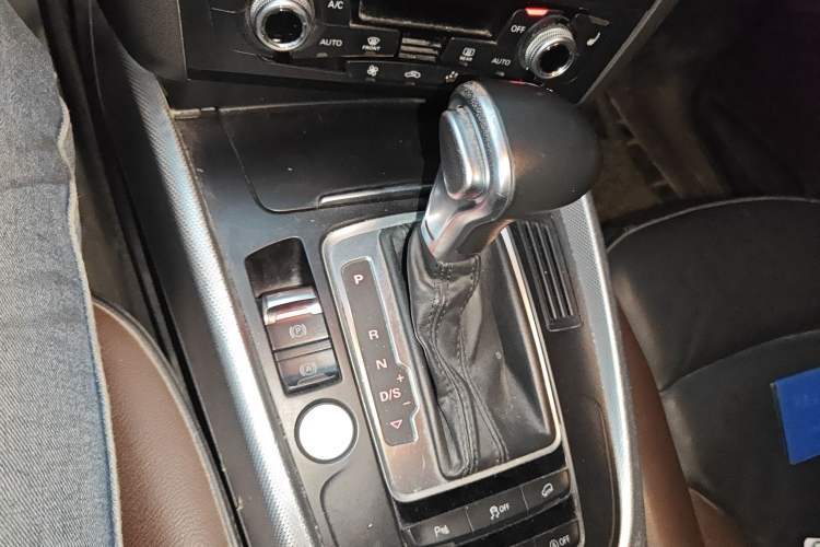 Used Audi Q5 2018 Collector's Edition 40 TFSI Technology Model