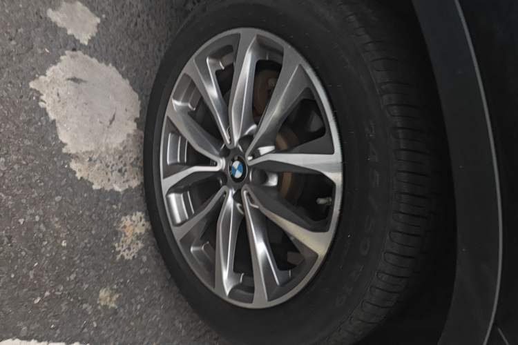 Used BMW X3 2020 xDrive25i Luxury Package Right Front Wheel Hub