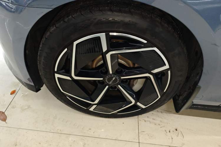 Used BYD Seal 2022 700 km Long-Range Rear-Wheel-Drive Version Exterior 1