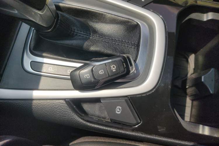 Used Ford Edge 2016 EcoBoost 245 Four-Wheel Drive Titanium 7-Seater Vehicle Key