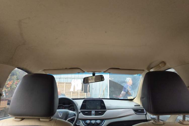 Used Baojun 310W 2017 1.5L Manual Fashion Model China V
