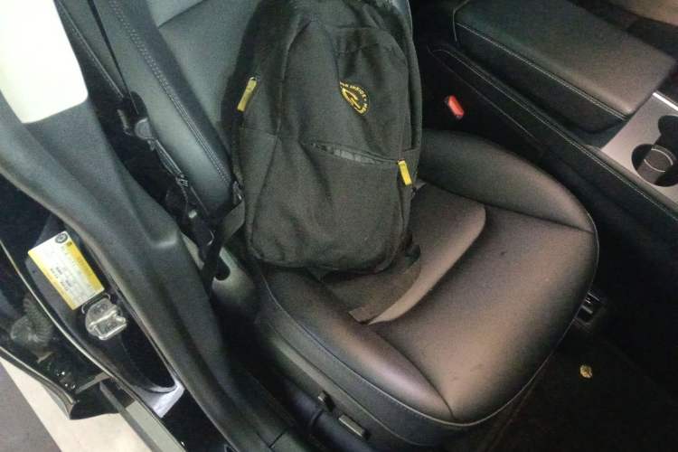 Used Tesla Model Y 2023 Rear-Wheel-Drive Version
