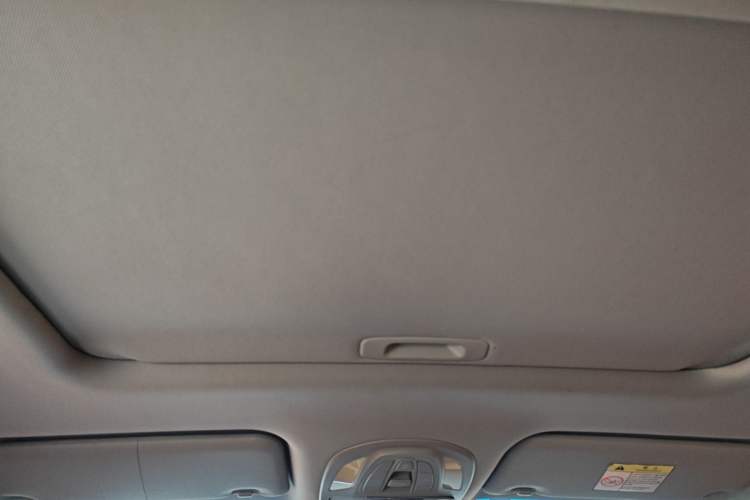 Used Wuling Hongguang S3 2018 1.5T Manual Luxury Model China V Standard Headliner