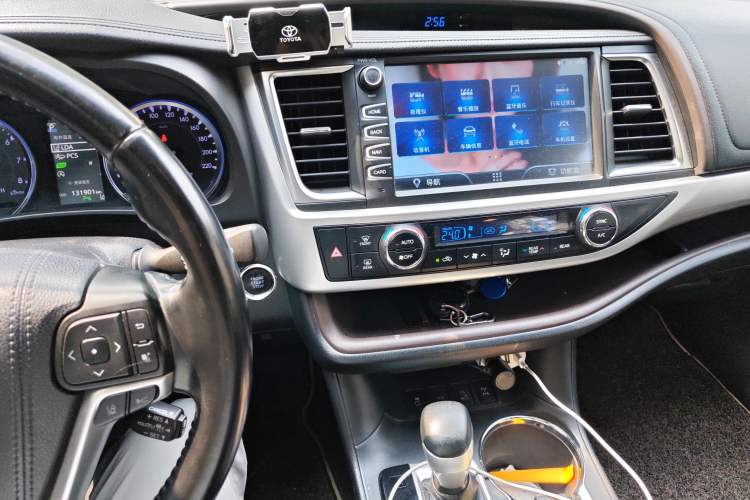 Used Toyota Highlander 2018 2.0T Four-Wheel Drive Luxury Version 7 Seats China VI Standard
