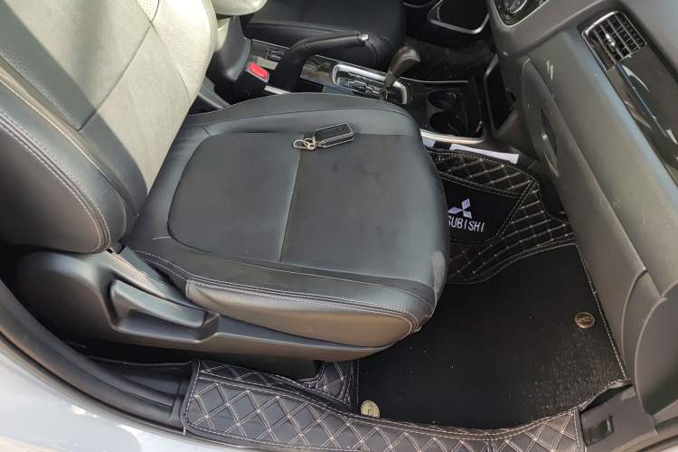 Used Mitsubishi Outlander 2018 2.0L Two-Wheel Drive Glory Edition 5 Seats