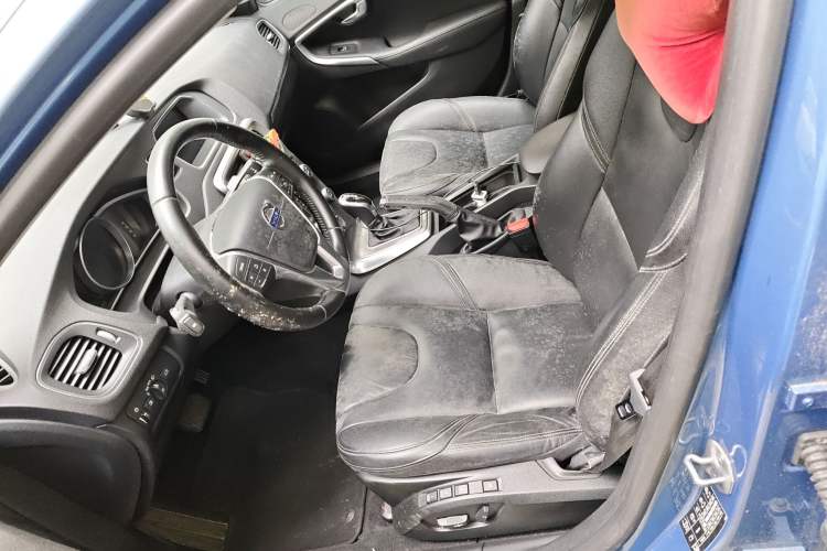 Used Volvo V40 2016 T3 Zhiyi Edition
