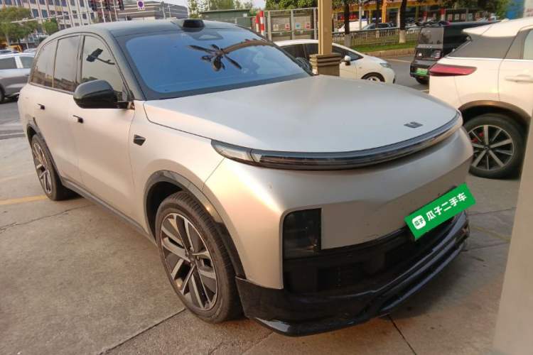 Used Li Auto L8 2023 Max model Front Right 45 Deg