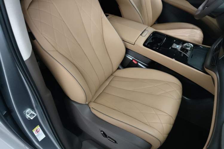 Used Denza D9 2022 DM-i 970 Four-Wheel Drive Flagship Model