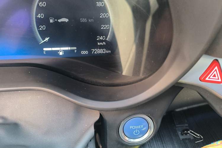 Used Toyota SIENNA 2021 2.5L Hybrid Ultimate Edition Odometer Close Up