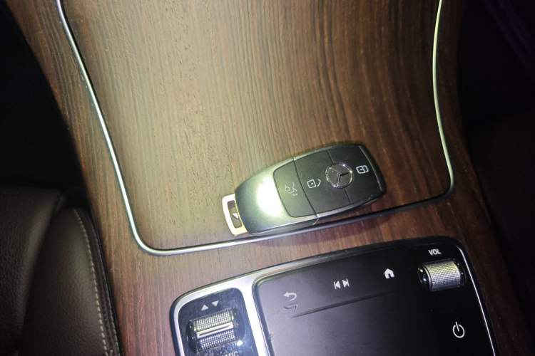 Used Mercedes-Benz GLC 2021 GLC 300 L 4MATIC Dynamic Model Vehicle Key