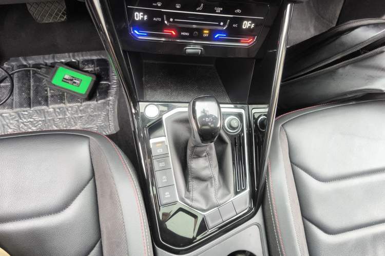 Used Volkswagen Tayron 2022 280TSI Two-Wheel Drive Luxury Smart Connectivity Version Gear Lever