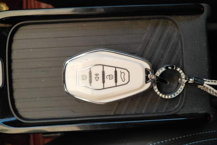 Used Chery New Energy Boundless Pro 2022 301km LingShou Edition Lithium Iron Phosphate Vehicle Key