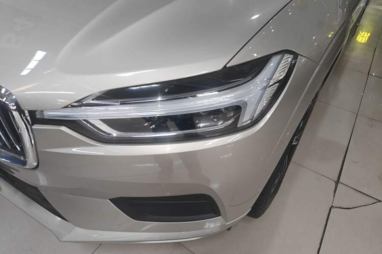 Used Volvo XC60 2019 T5 4x4 Zhiyuan Edition China VI Standard
