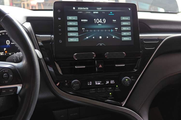 Used Toyota Camry 2021 Dual-Motor 2.5HG Luxury Edition Audio And AC Panel