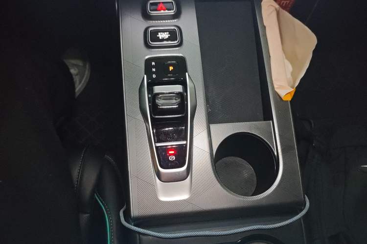 Used GAC Trumpchi EMKOO 2022 1.5T Supernova Max Edition Gear Lever