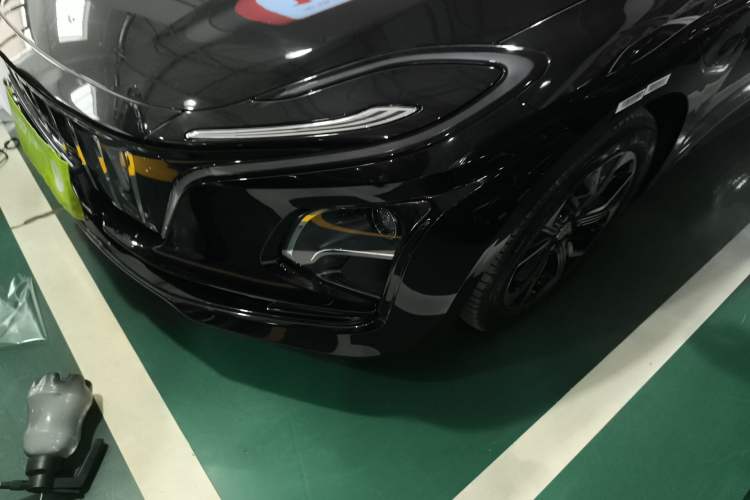 Used Hongqi E-QM5 2022 431 km Charge & Enjoy Edition