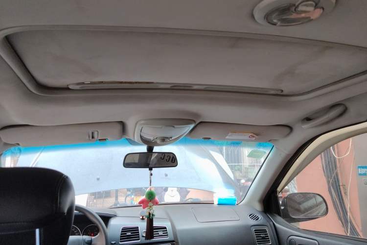 Used Roewe W5 2014 1.8T 2WD Automatic Tharu Special Edition Headliner