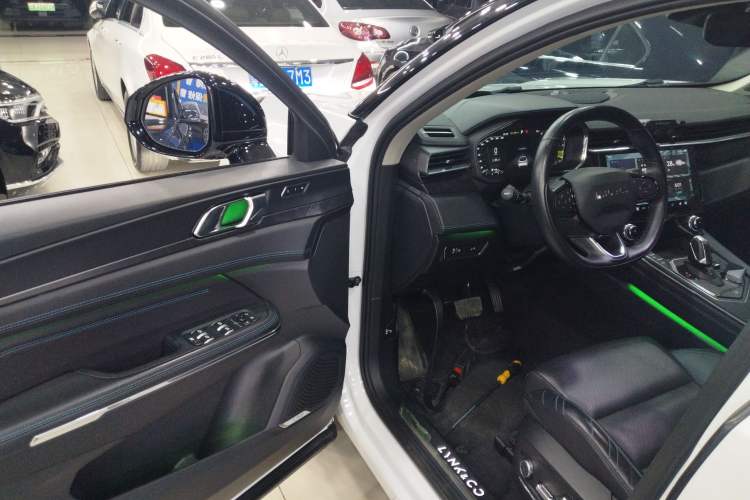 Used Lynk & Co 05 2020 2.0TD Two-Wheel Drive Shine Halo