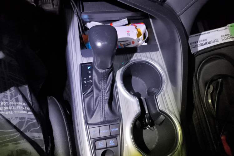 Used Toyota Camry 2019 Revised Version Dual-Engine 2.5 HG Luxury Edition Gear Lever