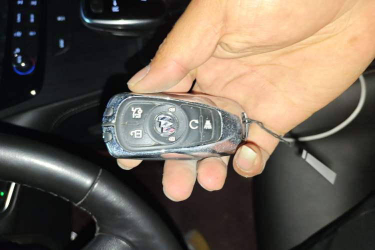 Used Buick LaCrosse 2021 652T Luxury Model Vehicle Key