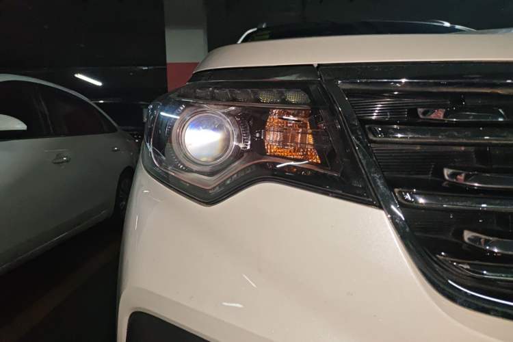 Used Kia Sportage R 2018 2.0L Automatic Smart Luxury Version China V Standard Right Front Headlight