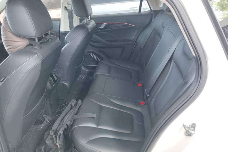 Used Bestune B70 2022 Third Generation 1.5T Automatic Enjoyment Version Left Rear Seat