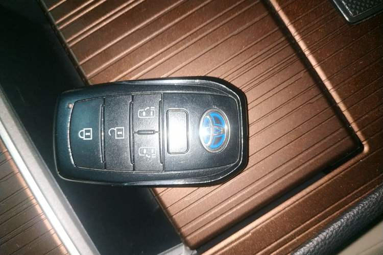 Used Toyota SIENNA 2021 2.5L Hybrid Luxury Edition Interior 1