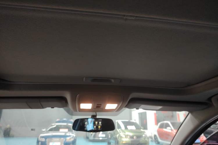 Used Mazda Mazda 3 Axela 2016 Sedan 2.0L Automatic Flagship Model