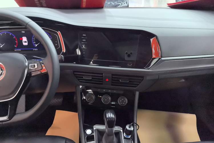 Used Volkswagen Sagitar 2022 280TSI DSG Flyover Edition Audio And AC Panel