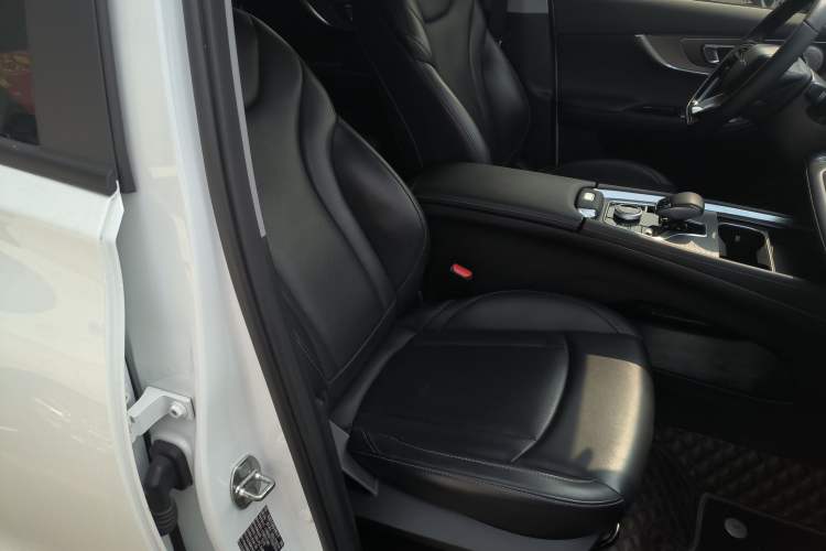 Used Chery Tiggo 8 PRO New Energy 2023 Champion Edition 1.5T 100km Glory Version
