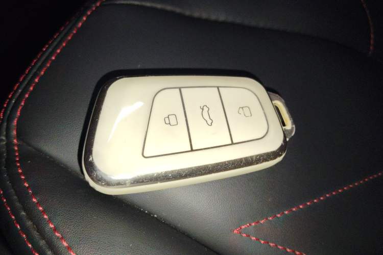 Used Chery Little Ant 2022 Revised Version Sweet Pink Edition Half-Sugar Version Lithium Iron Phosphate 30.7 kWh 30 kW 301 km
