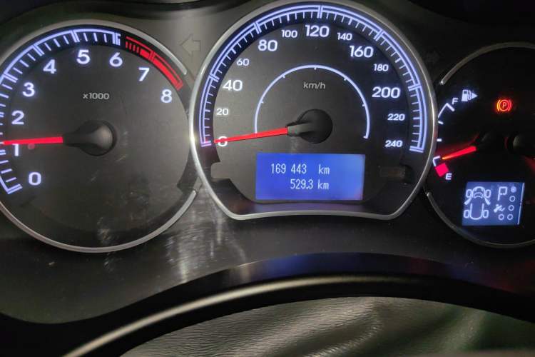 Used Renault Koleos 2013 2.5L Two-Wheel Drive Comfort Edition Odometer Close Up