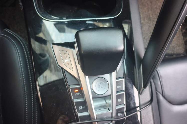 Used BYD Song Pro 2019 1.5T Automatic Luxury Model Gear Lever