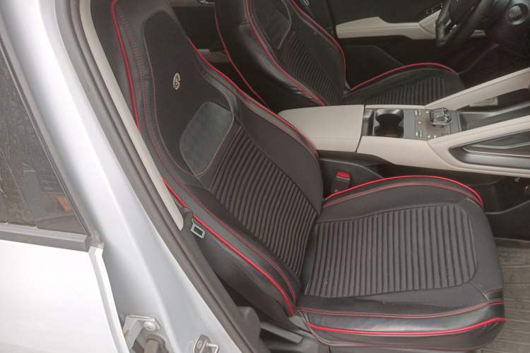 Used BYD Yuan UP 2024 401 km Active Version Right Front Seat