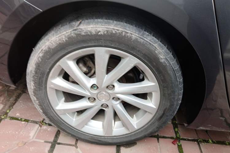 Used Buick Verano 2017 Sedan 15S Automatic Entry Model Right Rear Wheel Hub